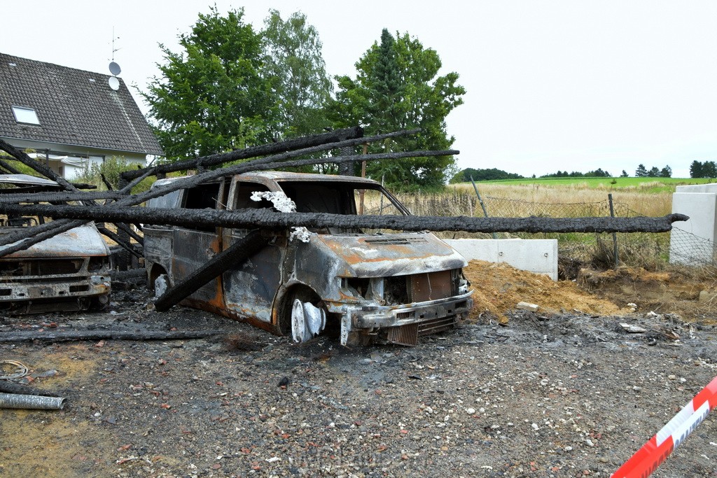 Schwerer Brand in Einfamilien Haus Roesrath Rambruecken P138.JPG - Miklos Laubert